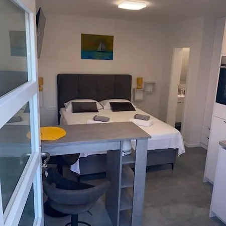 Kiko Apartment *